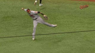 BAL@TB: Machado makes a beautiful barehanded play