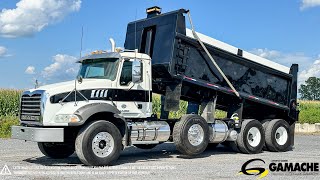 C-35601 2011 MACK GU813 GRANITE BENNE BASCULANTE / CAMION DOMPEUR 12 ROUES