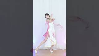 [4K vertical screen] Asian Chinese little beauties and fairies dancing and dancing....