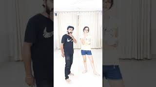 Mehendi-Dance | Dhvani Bhanushali | Gurufateh #mehendi #dhavnibhanusali #ytshorts #garba #reels