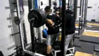 DeFrancosGym.com - Eric Eggers hits an EASY 535 lb. Washed-up Meathead squat!