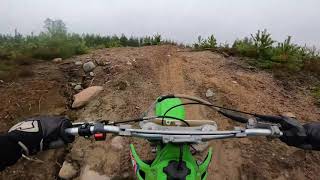 Mikä on enduron idea? Kawasaki KX250 köröttelyä :D