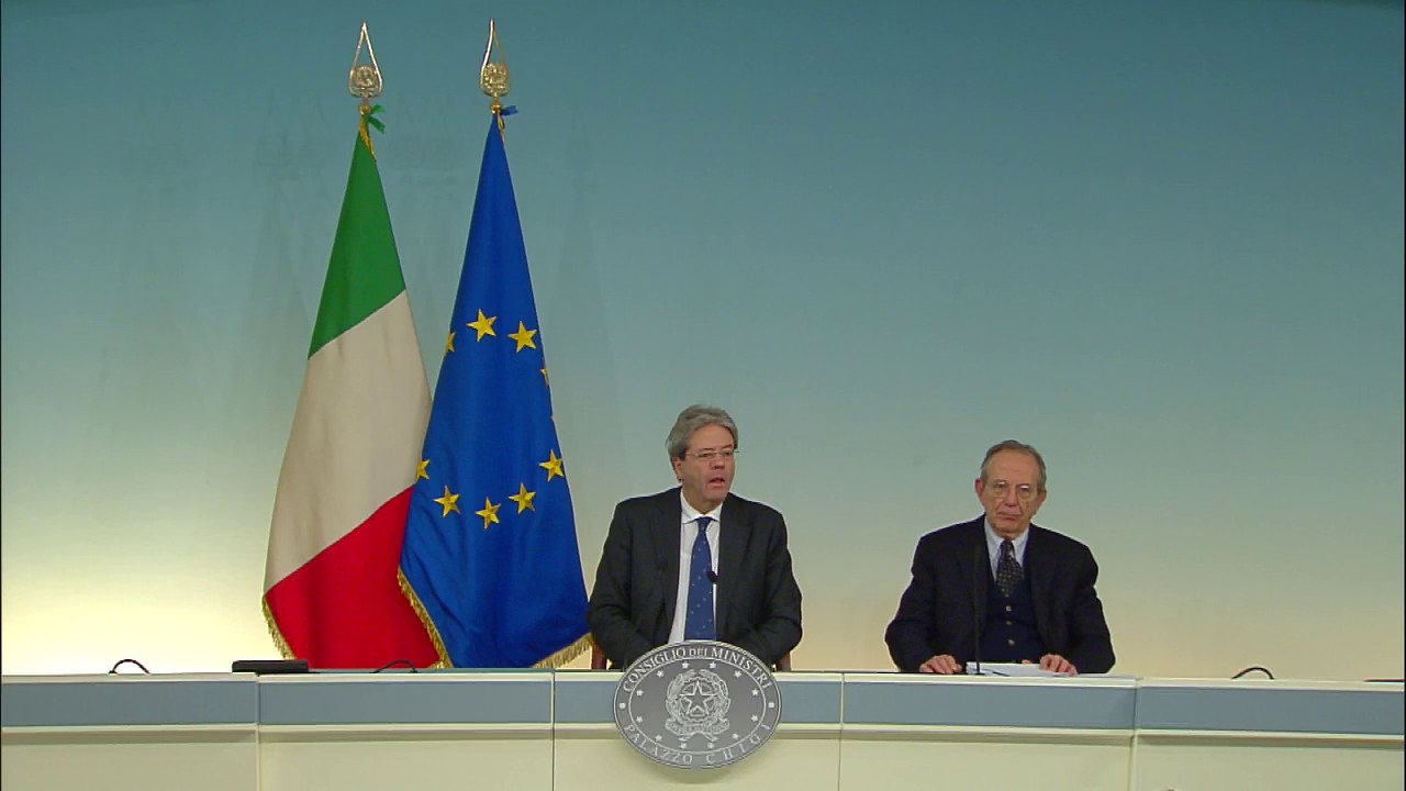 Conferenza Stampa Del Consiglio Dei Ministri N. 5 (22/12/2016) - YouTube