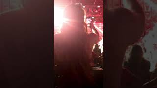 Fat assed Girl Blocking everyone’s view at Miranda Lambert concert in Laughlin 9/4/2020