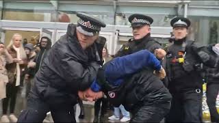 Must See Manchester Police Brutality On A Gypsy Traveller Boy