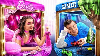 Secret Rooms Under the Bed! Barbie vs Gamer