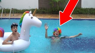 ENTRAMOS NA PISCINA DA FAMÍLIA ARQUEIRA NA CHUVA!!