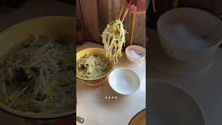 不妨大胆一点，有很多事都没有答案。”#美食vlog #普通的日子里藏着人间烟火 #热米皮