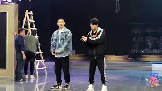 后台花絮：捕捉到一枚认真学习的曹云金 《快乐大本营》20190511 Happy Camp【湖南卫视官方HD】