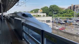 【新幹線】のぞみ73号広島行きが新横浜駅に入線してくるだけの動画