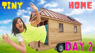 We Lived in a TINY HOME for a DAY CHALLENGE 😲