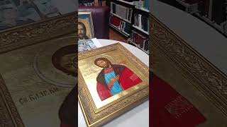 Иконы . Выставка православной книги .