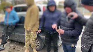 На Львівщині поліція затримала «смотрящих» за вимагання 100 000 гривень з підприємця