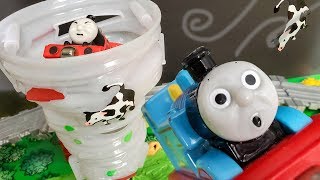 にげろー！嵐だ！きかんしゃトーマスのおもちゃショー パーシー ゴードン ヘンリー ジェームス / Thomas \u0026 Friends Toy Show