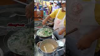 มาดูกัน‼️ราดหน้าผัดซีอิ้ว พ่อค้าลีลาเด็ด อร่อย ขายดีมาก thai street food.