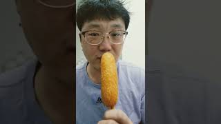 오뚜기 REAL 바삭한 모짜소떡핫도그 쇼츠먹방 Mukbang eating show モッパン #shorts #쇼츠먹방