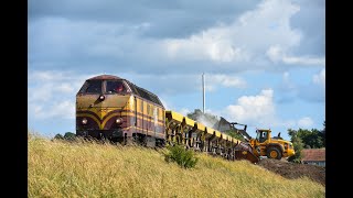 The ballast cleaner south of Laurbjerg and CFL 1832 get shredded wagons filled