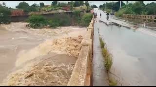 Ponte treme com forte correnteza do Rio Poção em Arapiraca