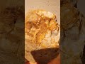 ตัวอย่างแร่ทองคำ จากแหล่งแร่แบบปฐมภูมิ ในสายแร่ควอต์ส และหินหนืด gold ore in quartz vein