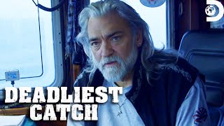 Life-Threatening Weather Tests Crew in Search of Crab | Deadliest Catch | Discovery