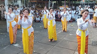 Tari  REJANG  DEDARI   II  Pujawali di Pura dalem kahyangan badung