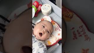 Baby cry outwhen papa say more food 😋😋baby is still empty 😭😞