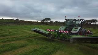 Fendt 720 with fendt butterfly mowers