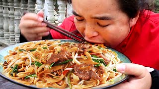 2 catties of pho and 1 catty of spicy, A Duo makes Miao-style stir-fried pho, spicy and enjoyable!