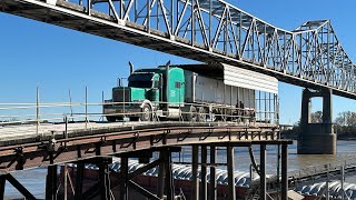 Unloading A Hopper Bottom Load  Over The Top Of The Mississippi River With my 06 379 Peterbilt