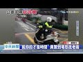 20201018中天新聞　公車離站攔車不停　69歲翁氣炸「人肉擋車」