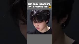 Shh the baby is focused, don’t disturb him🤫 #cutebabyface#parkjimin #jiminlove#지민 #ジミン #パクジミン