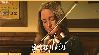 Verena Commins \u0026 Julie Langan | Tigh Crocket, Co. Mhaigh Eo | Geantraí 2004 | TG4