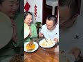 丈夫故意把芥末放在碗里，我偷偷讓他自己吃 段子 funny 夫妻 food