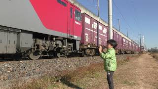 貨物列車金太郎・電車にバイバイ（3）