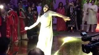Sara Ali Khan dance performance#bollywood #Saat samundar #song