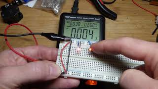 Short Red LEDs with 100 Ohm and 1000 Ohm Resistors