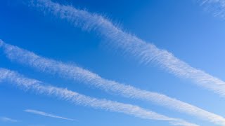 タイムラプス(4K)　夕方の青空に流れていく龍雲　time lapse clouds　No.99