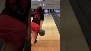 【のいちゃω】ラトゥラーNU投げてみた #岩見彩乃 #bowling #pwba #radical