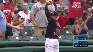 TOR@CLE: Urshela retires Smoak in foul territory