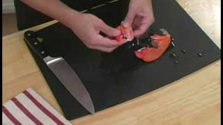 Cooking Tips : How to Remove Meat from Lobster Claws