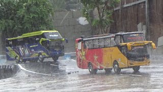 BUS STJ DRAKA BALAPAN DENGAN BUS SEMPATI STAR SAAT HUJAN DERAS DAN JALAN LICIN KALI - VERSI MINIATUR