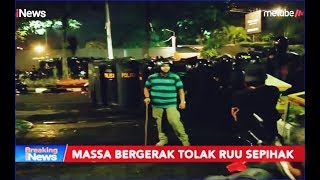 Sejumlah Massa Mahasiswa di Depan DPR Mulai Mundur - Breaking iNews 24/09