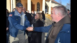 Böjte Csaba atya imája George Patakival/Prayer of Father Böjte Csaba with Governor George Pataki