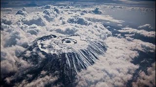 真实存在的赤道雪山：海拔5895米，冰火相融的世界！