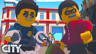 THE ROBBER MUST BE STOPPED! 😡 💵 | LEGO CITY ADVENTURES | WildBrain Kids