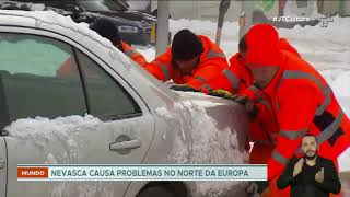 Forte nevasca atinge norte da Europa e causa congestionamento e acidentes