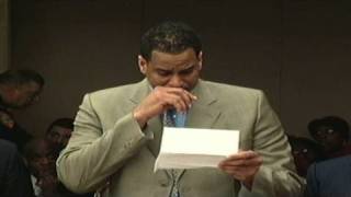 Williams issues apology
