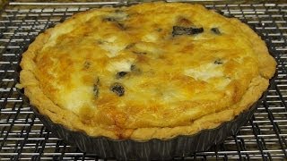 SissEsnacks ASMR: Mushroom Quiche | Quiche Aux Champignons | Eating Sounds