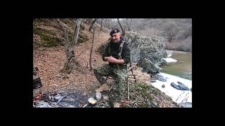 ტყეში, სოკოს წვნიანი. Mushroom soup in the forest .Georgia