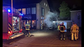 Auto zanger 'Rene Karst' in brand Hoogeveen